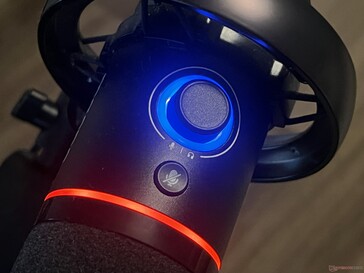 Corpo principale: pulsante mute, manopola guadagno/volume