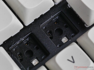 Prese di corrente Keychron C1 Pro 8K con LED RGB rivolti a sud. 