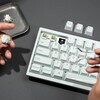 Il PCB sostituibile a caldo facilita la sostituzione degli interruttori. (Fonte immagine: Keychron)