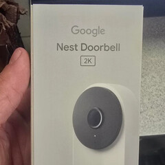 Il prossimo Nest Doorbell sarà probabilmente disponibile in più di un'unica opzione di colore Snow mostrata qui. (Fonte immagine: u/one2zerojigawat)