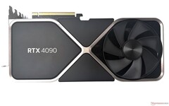 La RTX 4090 Founders Edition dispone di 16.384 core CUDA e 24 GB di VRAM.