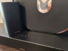 Le proporzioni riflettono le prestazioni audio: bassi potenti, ma un suono surround meno convincente (Fonte: Notebookcheck)