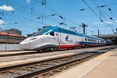 Il NextGen Acela con una carrozza elettrica e un quarto carrello nella variante Jacobs. (Fonte: Amtrak)
