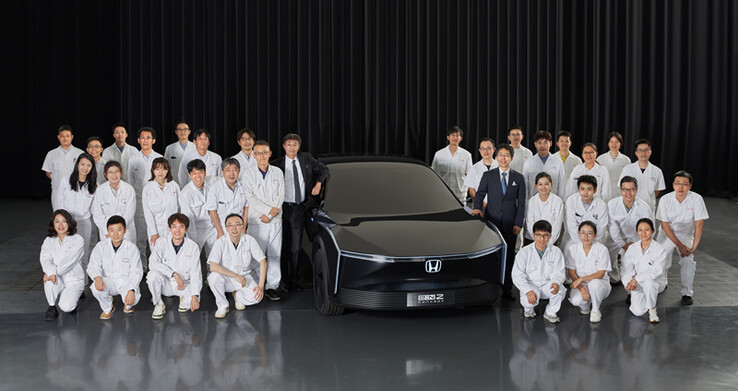 Il team di progettazione del concept e:N EV di Honda