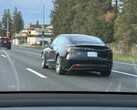 La gente continua a vedere la Model 3 Highland negli Stati Uniti (immagine: Reddit)