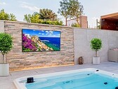 La Smart TV da esterno Neptune Full Sun. (Fonte: Peerless-AV)