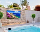 La Smart TV da esterno Neptune Full Sun. (Fonte: Peerless-AV)