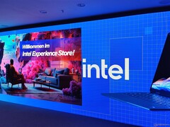 Una grande parete LED nell'Intel Experience Store di Monaco (Fonte: Benjamin Herzig)