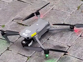 Si dice che il DJI Air 3 conterrà tre fotocamere. (Fonte: WeChat via @Quadro_News)