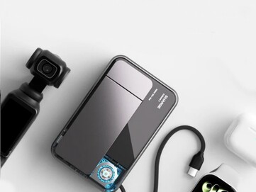 Il nuovo power bank magnetico Sharge Icemag 3, ispirato alla Cybershot. (Fonte: Sharge, a cura di)