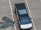 Questa unità di validazione del Cybertruck sembra avere problemi di allineamento delle porte che, si spera, saranno risolti al momento della produzione. (Fonte: Joe Tegtmeyer su YouTube)