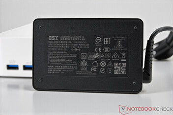 Geekom A7 Max con alimentatore (19 V; 6,32 A)