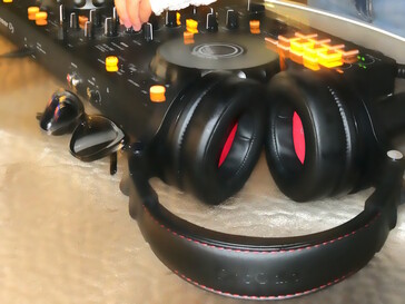 Cuscinetti e archetto ben ammortizzati (fonte: Notebookcheck)