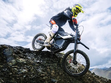 Il Segway Xaber 300 offre una potenza paragonabile a quella di una moto a gas da 300 cc. (Fonte: Segway)