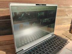 Visione all'aperto sotto il sole