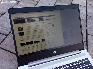 Utilizzo dell'HP ProBook 430 G6 all'aperto all'ombra