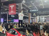 Non è la prima volta che i proprietari di Tesla protestano per un guasto ai freni in Cina (immagine: CNEVPost) 