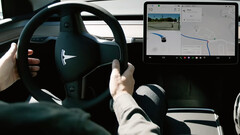Ora c'è un nuovo video tutorial su Autopilot (immagine: Tesla/YT)