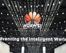 Huawei sta intensificando gli sforzi per rimanere alla pari con TSMC e altri. Nella foto - il logo dell'azienda scattato durante un evento (fonte: Huawei)
