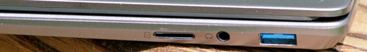 A destra: USB 3.1 Gen 1 Type-A, jack cuffie, lettore schede microSD