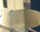 L'ex presidente di Tsinghua Unigroup Zhao Weiguo riceve la sospensione della pena capitale per frode. Nella foto: Un wafer di silicio prodotto da SMIC (Fonte: SMIC)