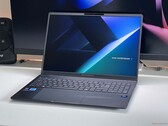 Recensione dell'Asus ExpertBook B5 B5605: Con Arrow Lake e display a 144 Hz