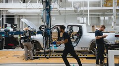 Rivian ha ufficialmente avviato la produzione del pick-up elettrico R1T a doppio motore in vista delle consegne di giugno. (Fonte: Rivian su Twitter)