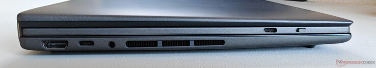 A sinistra: HDMI 2.1 FRL, USB-C 4.0 con Thunderbolt 4 (40 GBit/s, DisplayPort, Power Delivery), audio da 3,5 mm, USB-C sulla tastiera (solo per la ricarica)