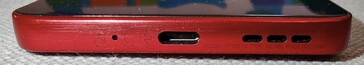 In basso: microfono, porta USB-C, altoparlanti
