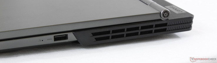 A Destra: pulsante reset Lenovo, USB 3.0