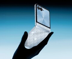 Motorola starebbe lavorando a un telefono flip con cristalli Swarovski (Fonte: Ytechb)