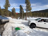 Ford F-150 riceve l'aiuto di Cybertruck (immagine: Cars9to5/YT)
