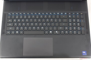 Alcuni tasti sono stati modificati rispetto al vecchio Alienware m18 R2, come il pulsante di accensione e il nuovo tasto "Stealth mode"