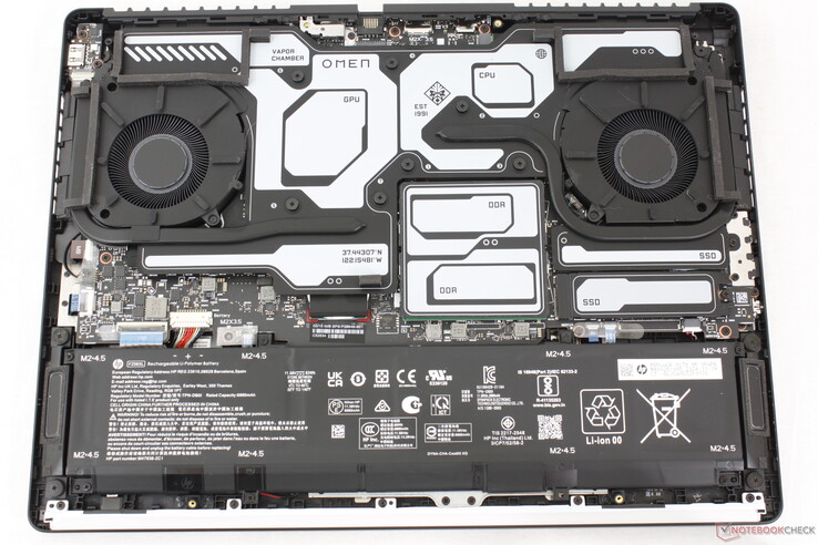 Interni di Omen Max 16 2025