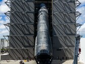 Ship 40 entra nell'hangar Megabay di SpaceX a Starbase quasi tre mesi dopo il lancio.