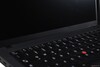 ThinkPad T14 Gen 6: due cerniere piccole
