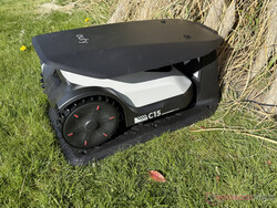 Eufy C15 nel suo garage