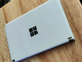 Il Surface Duo "Cronos" condivide il design con il Surface Duo 2. (Fonte: eBay via Windows Central)