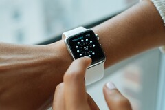 Apple consegnerà il Watch Series 7 questo mese, problemi di produzione a parte. (Fonte: Luke Chesser)
