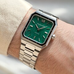 Lo Scarifour verde giada è dotato di una resistenza all'acqua di 50 m (50 bar) (Fonte: Benjamin James Watches)