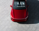 La nuova Tesla Model Y nel colore Ultra Red. (Fonte: Tesla)