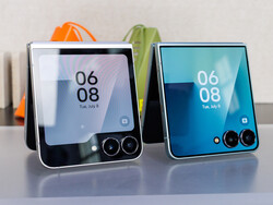 Samsung Galaxy Z Flip7 (destra) a confronto con Flip7 FE (sinistra)