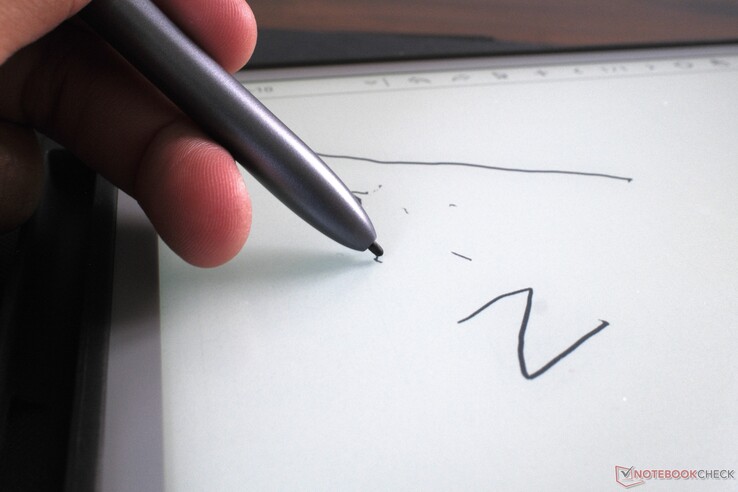 La matita digitale Ink Pencil IP151 sul tablet Huion Ink...