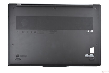 ThinkPad Z16: fondo in alluminio