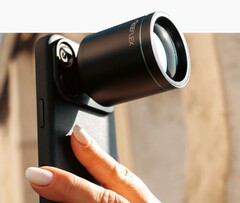 Il convertitore tele di Reeflex aggiunge un teleobiettivo da 600 mm all'iPhone 17 Pro.