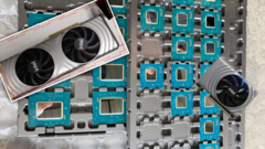 La GPU Intel Arc Alchemist è in grado di sfidare i prodotti di punta di Nvidia (immagine via Moore&#039;s Law is Dead su YouTube)