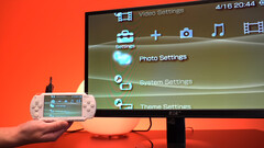 Lo YouTuber fa sì che la Sony PSP 1000 ottenga due funzioni moderne (Fonte: Macho Nacho Productions)