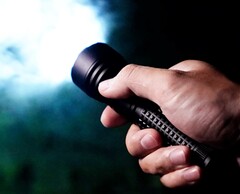 La nuova torcia TerraBeast ha un laser incorporato (Fonte: TerraBeast)