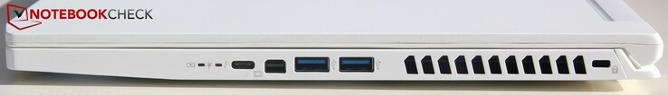 A destra: USB Type-C (3.1, Thunderbolt 3), Mini DisplayPort, 2x USB Type-A 3.0