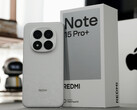 Il Redmi Note 15 Pro Plus nella sua finitura Cedar White con la sua confezione di vendita al dettaglio. (Fonte: DSP-Charles)